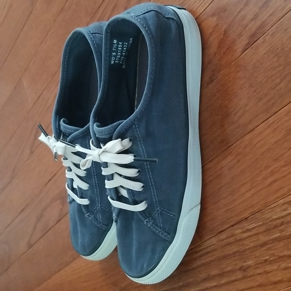 Sperry distressed slip on sneaker - Picture 8 of 9